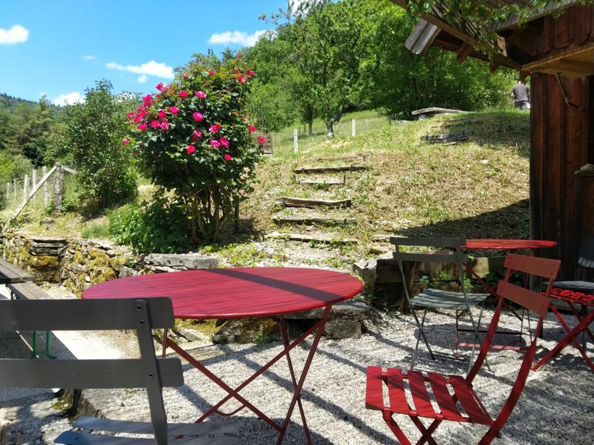 Les Repaires Hotel Nans-sous-Sainte-Anne Екстериор снимка