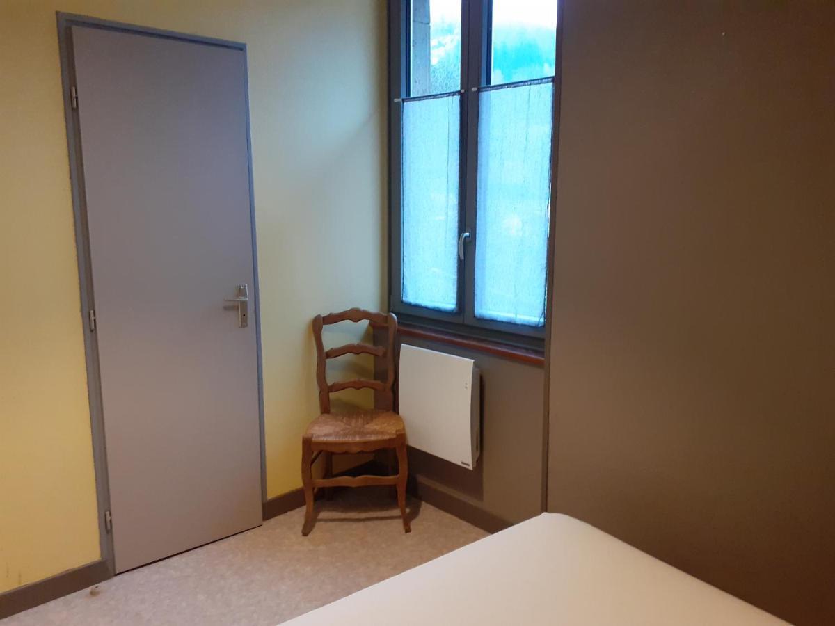 Les Repaires Hotel Nans-sous-Sainte-Anne Екстериор снимка