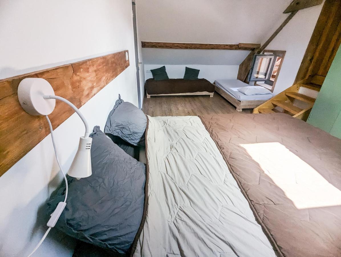 Les Repaires Hotel Nans-sous-Sainte-Anne Екстериор снимка