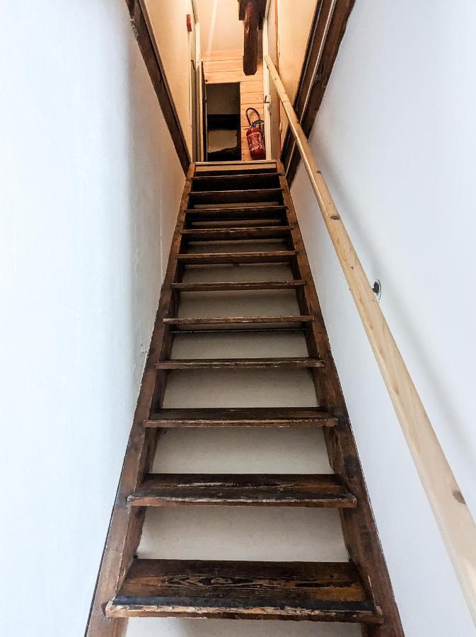 Les Repaires Hotel Nans-sous-Sainte-Anne Екстериор снимка