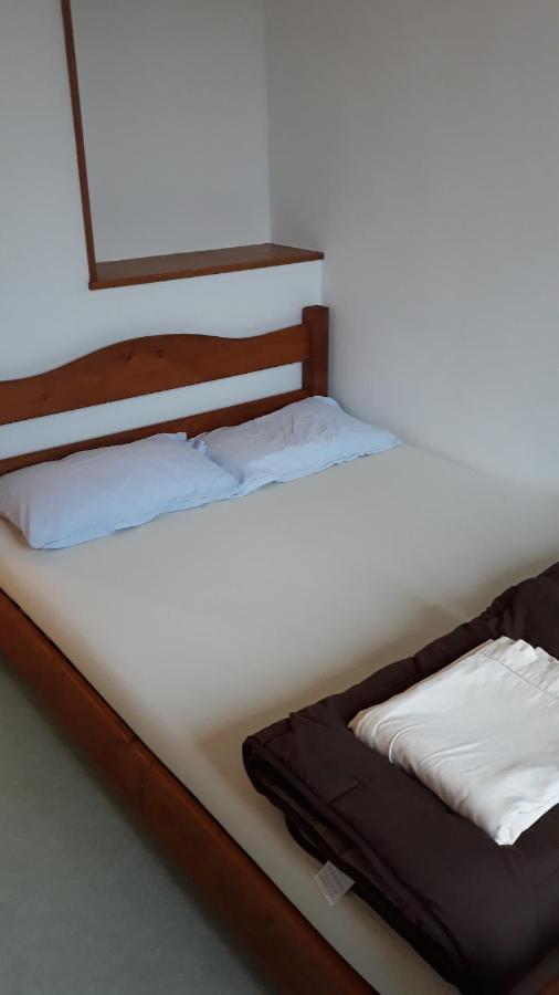Les Repaires Hotel Nans-sous-Sainte-Anne Екстериор снимка